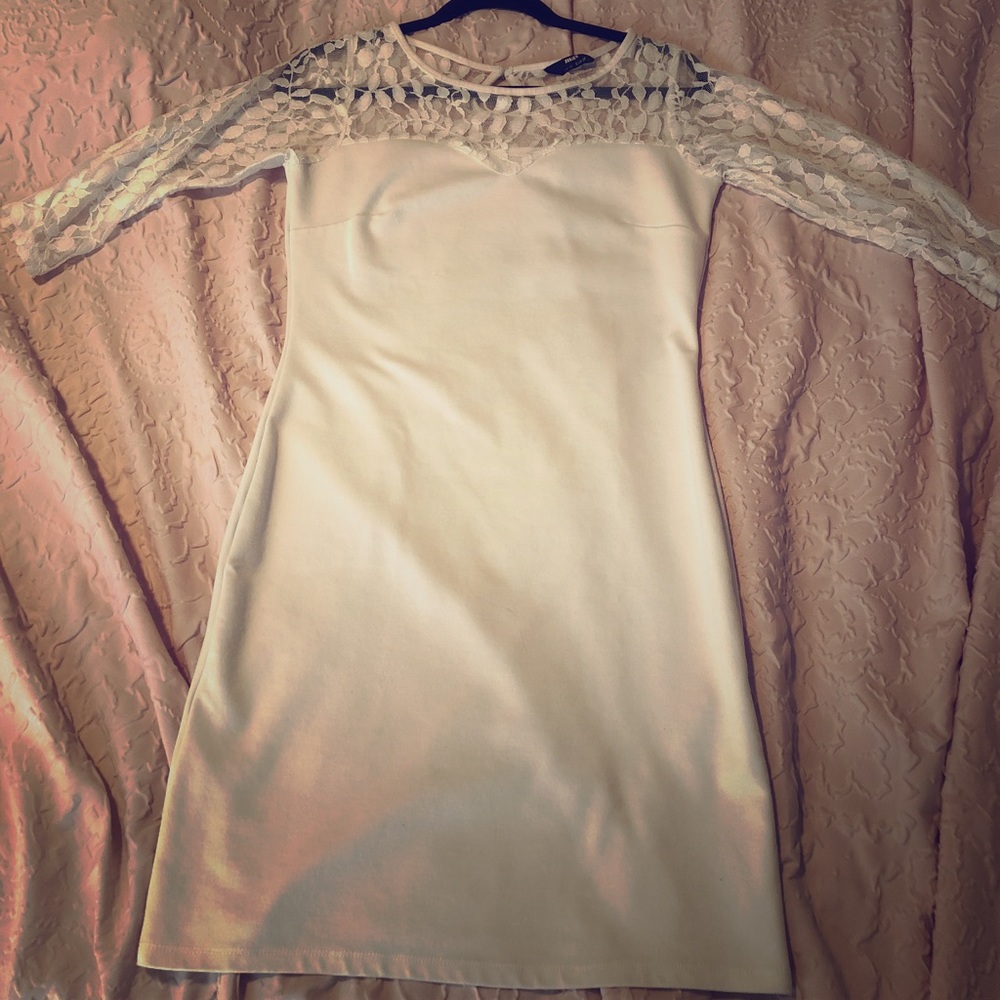 White Dress with lace sleeves and heart shape bust
